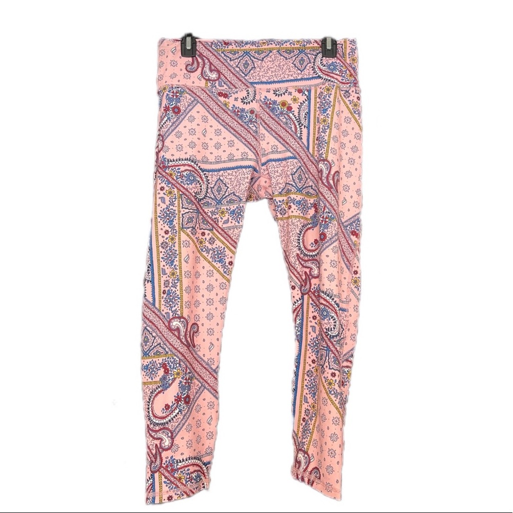 Fabletics Salar Powerhold Cropped Capri Tight Leggings Pants M Bandana Print NEW